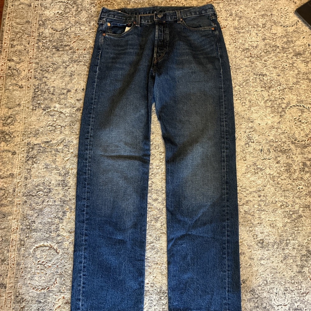 Levi's 501 Jeans Men 36x34 Blue Straight Fit Faded Whiskered Zip Fly Denim - Picture 3 of 8